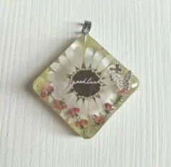 （ハンドメイド）レジンで作ったネックレスのトップNo.71