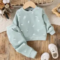 ◯送料無料　新品　恐竜柄セットアップ　70