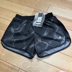 新品　adidas ブラック ショートパンツ　3839円