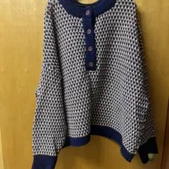 ネイビーとブラウンのチェック柄ニット