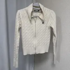 アイボリー ケーブル編み ジップアップセーター
