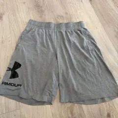 UNDER ARMOUR グレー ショートパンツXLのサムネイル
