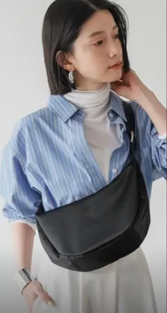 ラシット ナイロン ラウンドショルダーバッグ 金具シルバー　美品