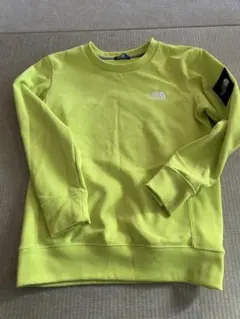 The North Face 蛍光イエロートレーナー