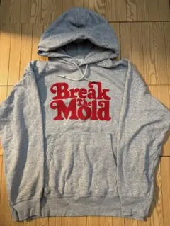 ユニクロVERDY × UNIQLO UT コラボ スウェットプルパーカー