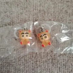 新品未使用　クレヨンしんちゃん　めじるしアクセサリー　２個セット