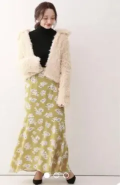 ユーバイスピックアンドスパン 花柄　マーメイド　スカートのサムネイル