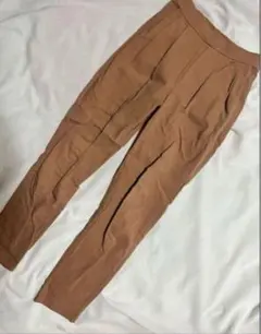 OMNES テーパードパンツ ピンクベージュ　Sサイズのサムネイル