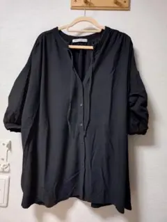 BEAUTY&YOUTH ブラックシャツ 半袖