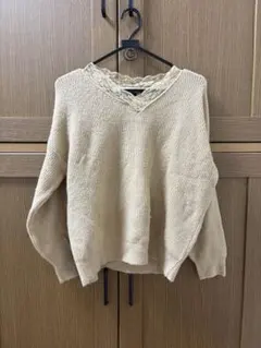 INGNI ベージュ Vネックニット