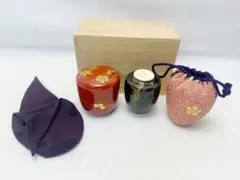 ほぼ未使用 茶道具 桐木地 茶通箱 木製 金彩蒔絵棗 大津袋 茶入 仕覆付 元箱 メルカリ