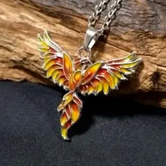 不死鳥、朱雀、鳳凰　フェニックスのメタルネックレス　七宝　エナメル