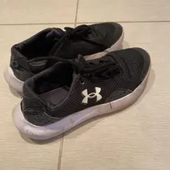 ランニングシューズ スニーカー