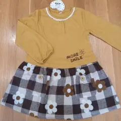 ☆新品　長袖ワンピース　花柄刺繍スカート　マスタード色　110