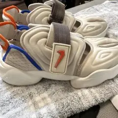 NIKE スニーカー ホワイト オレンジ ブルーのサムネイル