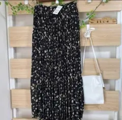 《新品未使用》INGNI花柄プリーツスカートM