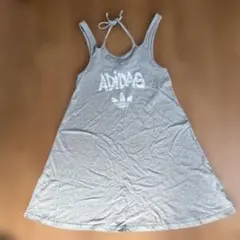 adidas カットソー　ワンピース