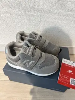 スニーカー　16cm