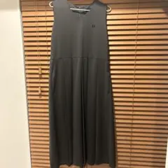 フレッドペリー グレー ワンピース Vネック ノースリーブ