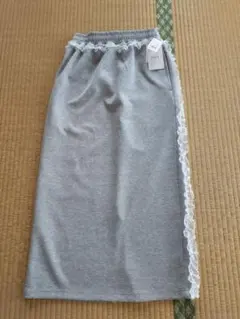 【新品、タグ付き】しまむら　helm サイドレースナロースカート　グレー　M