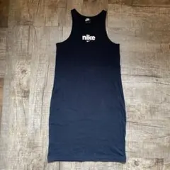 美品　NIKE ワンピース　Sサイズ