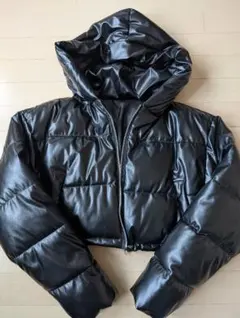 ブラック フード付き クロップドダウンジャケット