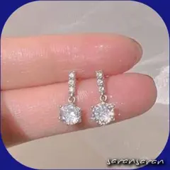 ラインストーン♡ダイヤ♡小粒 ゆれる ピアス 可愛い 上品 華やか プレゼント