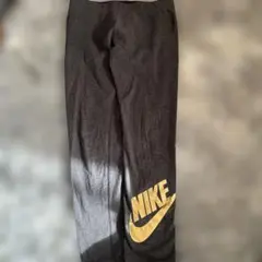 NIKE ゴールドロゴ　レギンス140