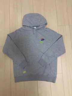 Nike グレー パーカー フード付き