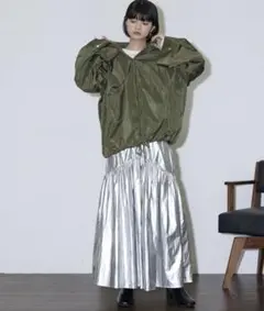 【ほぼ未使用タグつき】【完売品】THE YOn メタリックギャザーフレアスカート