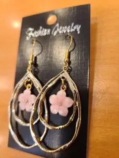 桜ゆらゆらデザインピアス　春ピアス