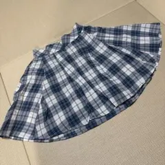 ネイビーとホワイトのチェック柄スカート