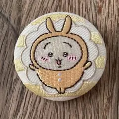 未使用　ちいかわ　ビスケット　刺繍缶バッジ　うさぎ