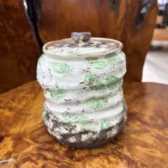 萩焼　水指（人間国宝）十一代三輪休雪 替蓋（塗蓋）　裏千家淡々斎花押 共箱あり 萩焼 水指（人間国宝）十一代三輪休雪 替蓋（塗蓋） 裏千家淡々斎花押