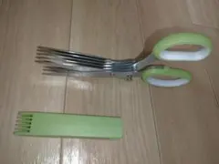 5枚刃　多連式キッチンバサミ　薬味切り　個人情報（紙）もシュレッダーのサムネイル