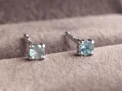 【Pt900】天然石アクアマリンのセカンドピアス