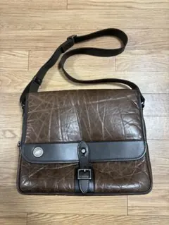 ハンティングワールド バチューレザー ショルダー クロスボディバッグ