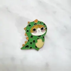 【ピンバッジ】恐竜の着ぐるみを着た猫ちゃん ＊ コスプレ