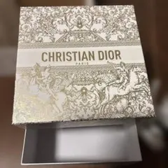 CHRISTIAN DIOR ギフト箱 リボン付き