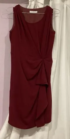 バーガンディ ノースリーブ タイトドレス