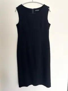【美品】BISTY ブラック ノースリーブ ひざ丈ワンピース
