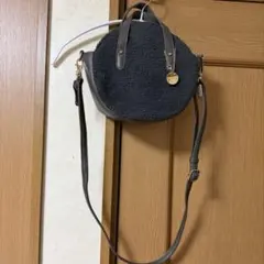 円形ショルダーバッグ グレー ファー