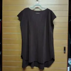 プリーツ Tシャツ