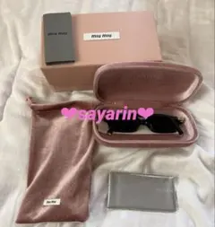 miumiu サングラスケース　箱付き miumiu ミュウミュウ ロゴサングラス ブラック ゴールド金具 ケース