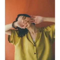 Audrey and John Wad レーヨンツイルサテンオープンカラーシャツのサムネイル