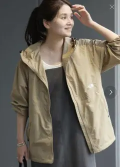 The North Face ベージュ マウンテンパーカー