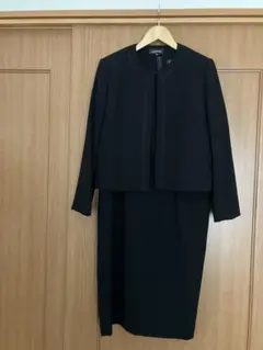 ジャケット付き ブラックワンピーススーツ