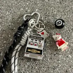 じゃらじゃらキーホルダー　バッグチャーム　キーホルダー　カラビナ　キティちゃんのサムネイル