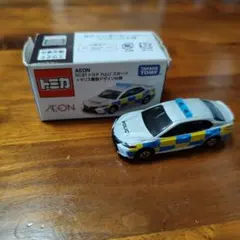 トミカ AEON NO.81 トヨタ カムリ スポーツ イギリス警察デザイン仕様のサムネイル