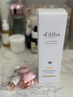 【新品未開封】ダルバ　ビタトーニングトラムセナー180ml＋非売品ノベルティ付き